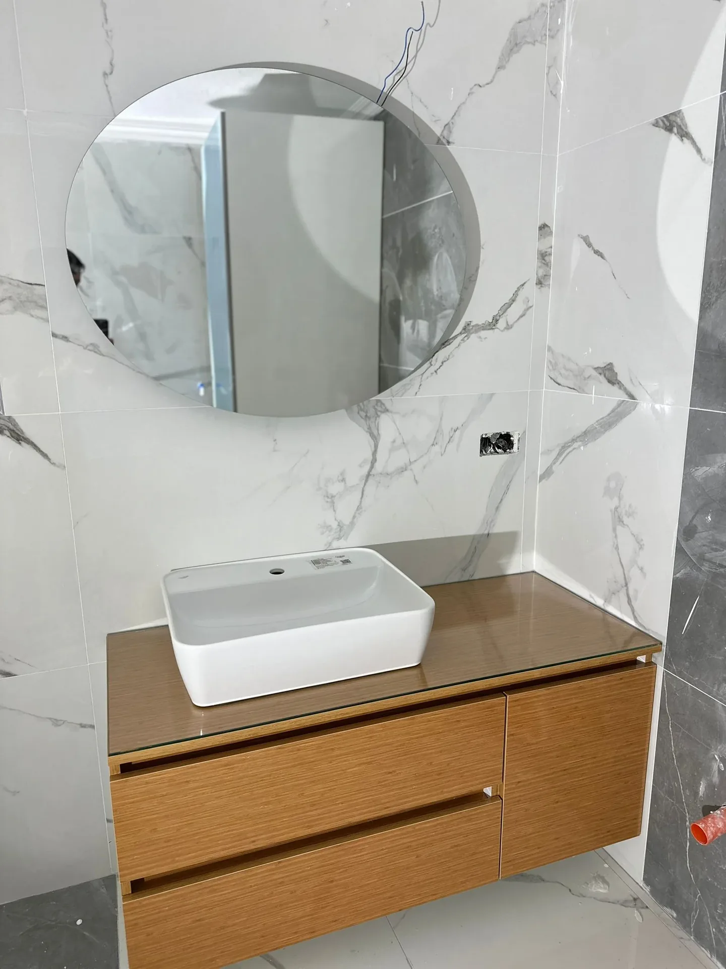 Doğal Ahşap Banyo Lavabo Tezgahı ve Mermer Uygulaması